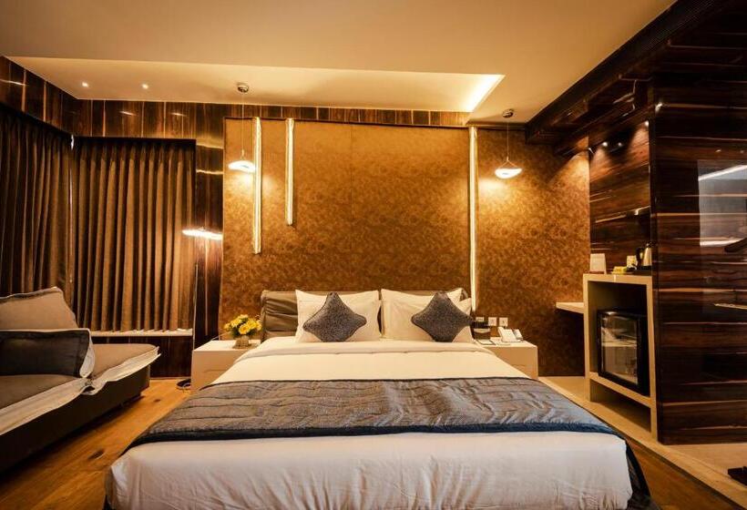 סוויטה, Park Elanza Coimbatore