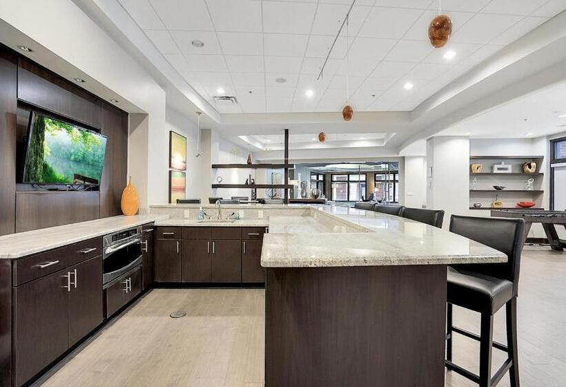 آپارتمان 2 خوابه, Kasa Downtown Louisville