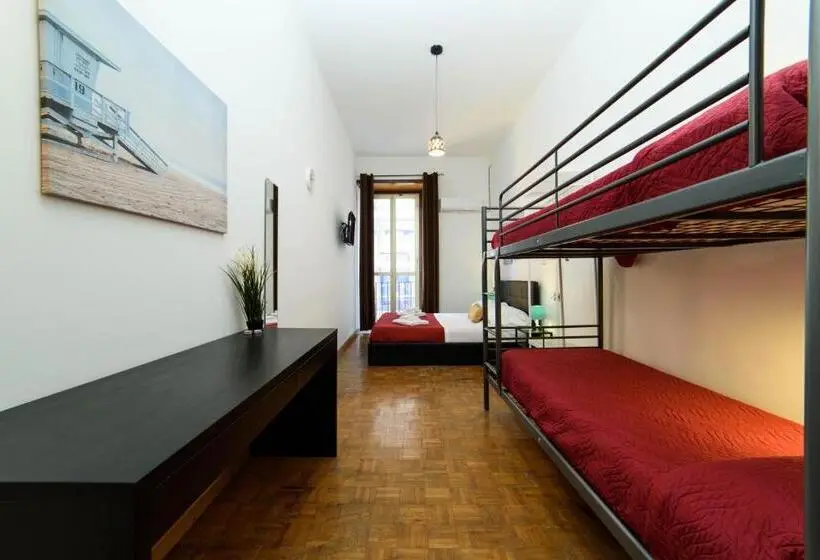 اتاق لوکس خانوادگی, Inside Chiaia Rooms