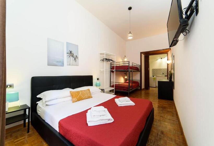 اتاق لوکس خانوادگی, Inside Chiaia Rooms