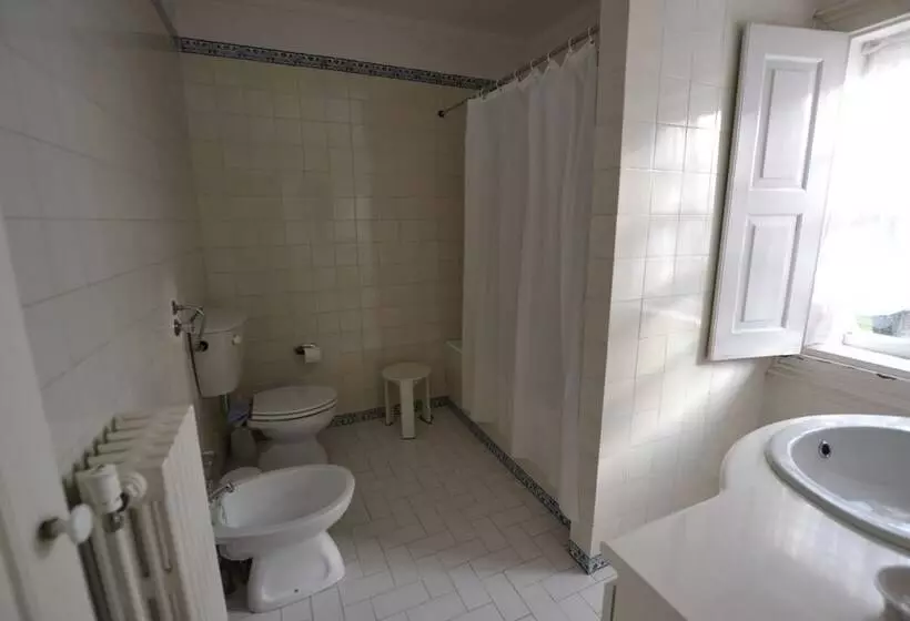 Standard Yhden Hengen Huone, Casa Das Paredes