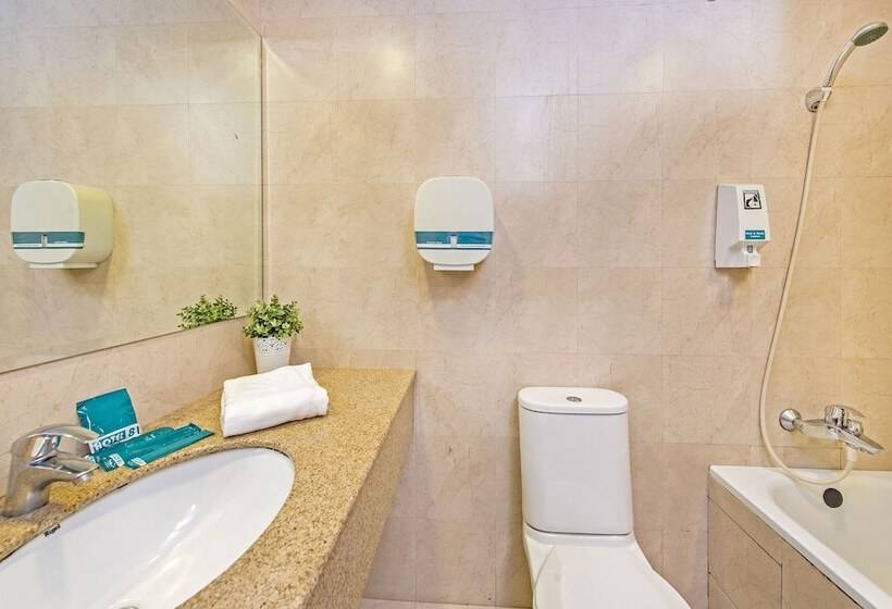 Habitación Triple Estándar, 81 Tristar