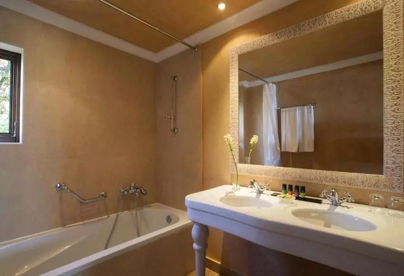 1-Bedroom Deluxe Villa Sea View