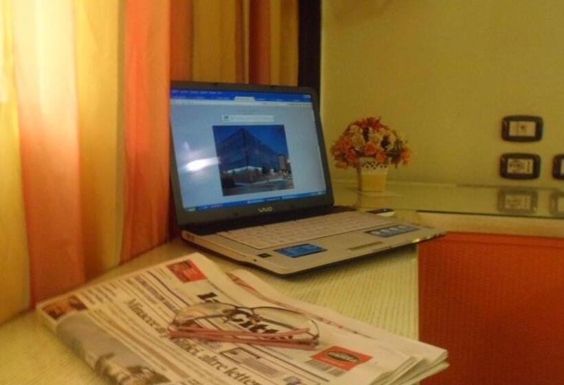 غرفة قياسية رباعية, Cristal Eboli