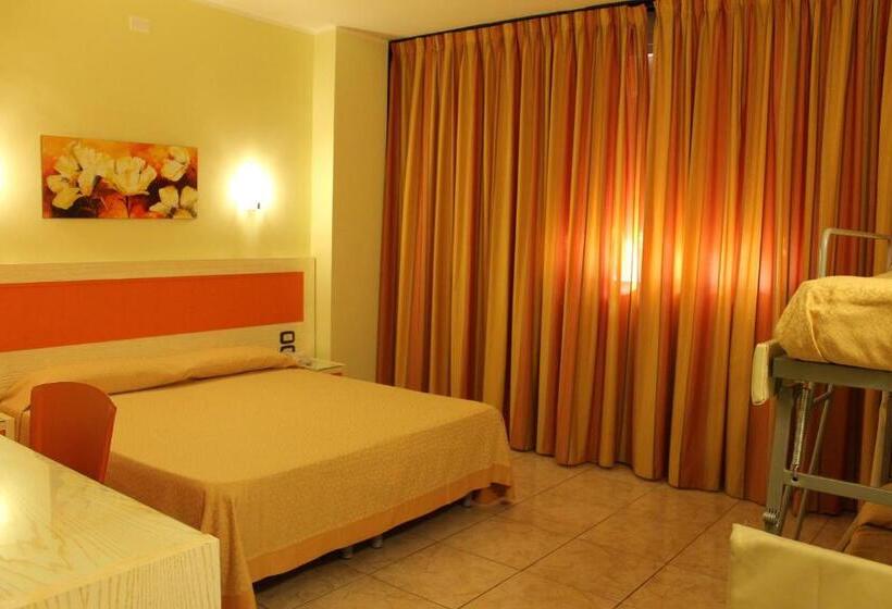 غرفة قياسية رباعية, Cristal Eboli