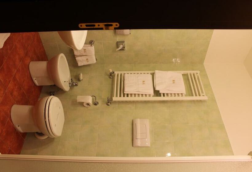 غرفة قياسية, Cristal Eboli