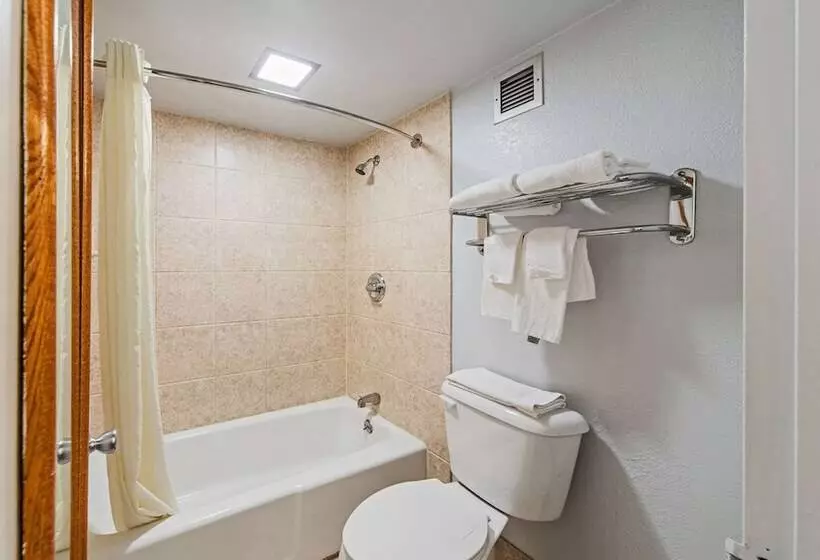 Sviitti, Econo Lodge Inn & Suites Near Bricktown
