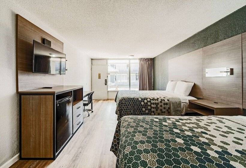Люкс, Econo Lodge Inn & Suites Near Bricktown