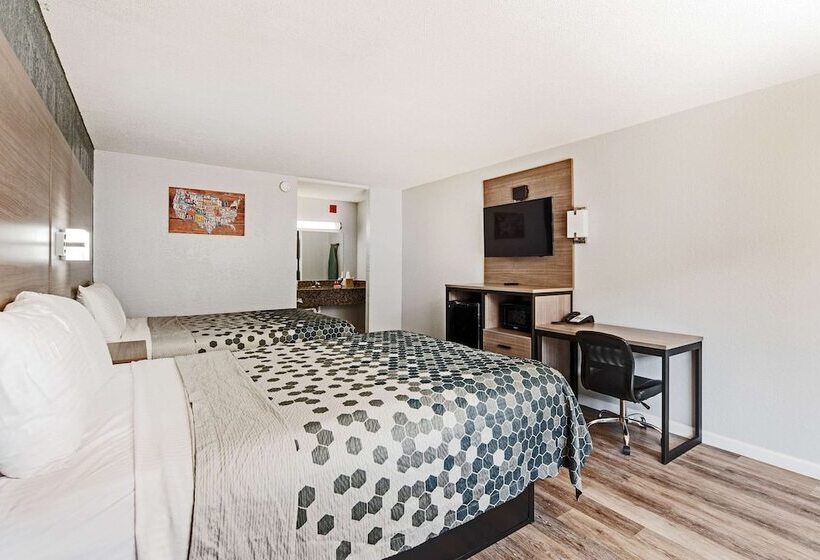 جناح, Econo Lodge Inn & Suites Near Bricktown