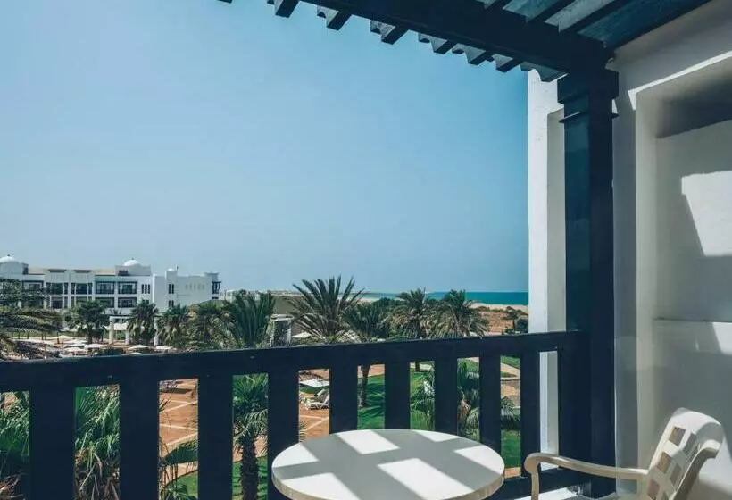 اتاق اساندارد با چشم‌انداز جانبی به دریا, Iberostar Waves Saidia