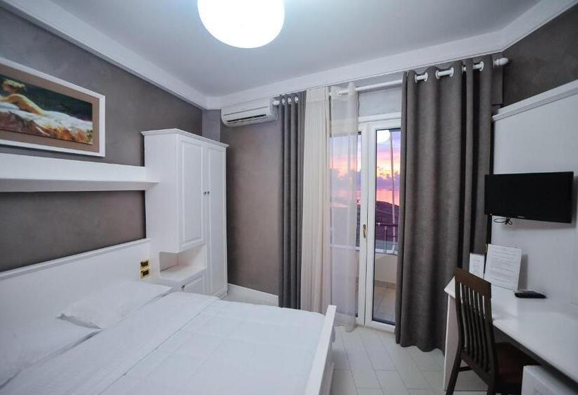 חדר סטנדרט נוף לים, Iliria Internacional