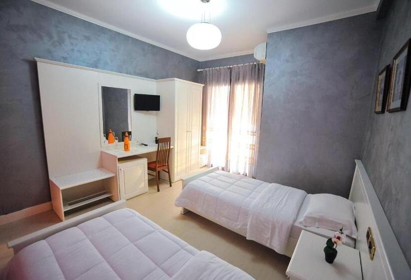 חדר סטנדרט, Iliria Internacional