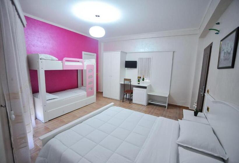 חדר משפחתי נוף לים, Iliria Internacional