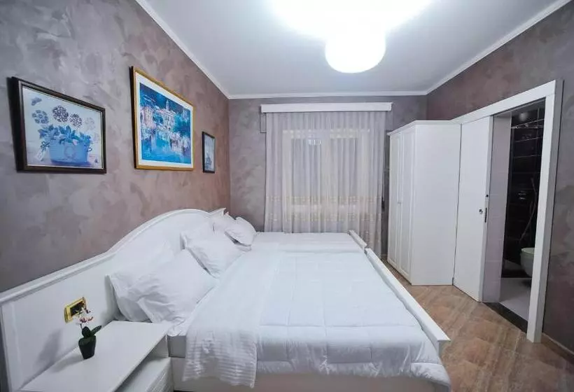 Basic Triple Occupancy Room