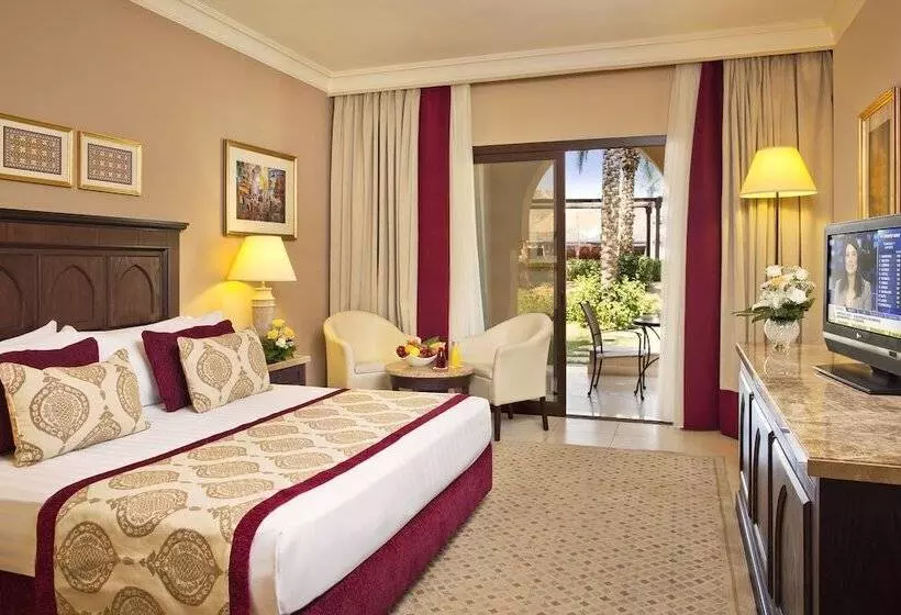 اتاق اساندارد با چشم‌انداز جانبی به دریا, Miramar Al Aqah Beach Resort