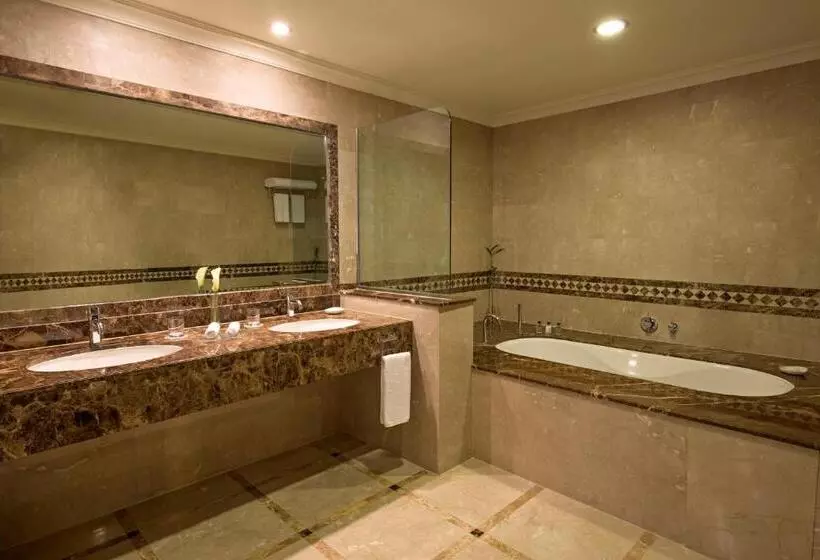 Suite Queen Bed, Miramar Al Aqah Beach Resort
