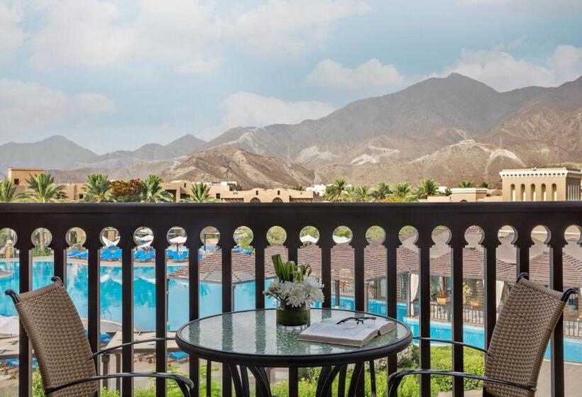 اتاق استاندارد با تخت دو نفره بزرگ, Miramar Al Aqah Beach Resort