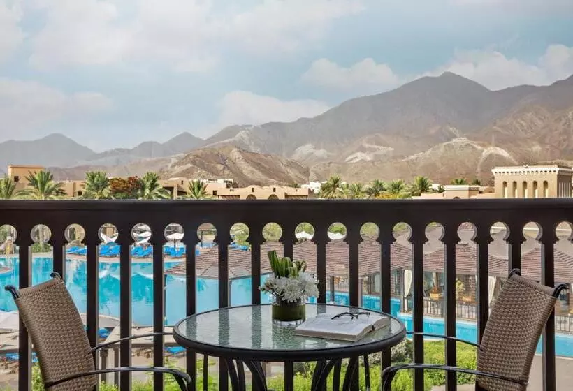 اتاق خانوادگی, Miramar Al Aqah Beach Resort
