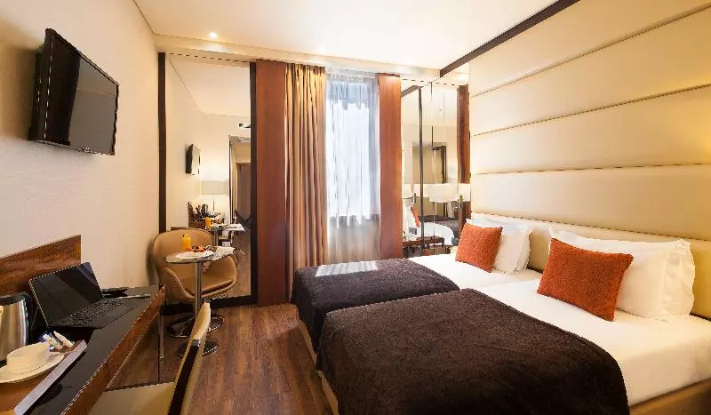 Suite Queen Bed, Miramar Al Aqah Beach Resort