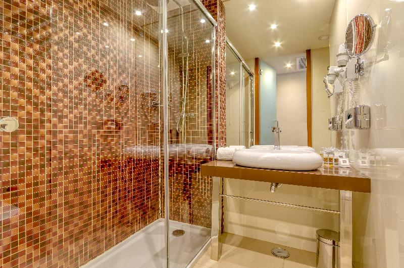 Suite Queen Bed, Miramar Al Aqah Beach Resort