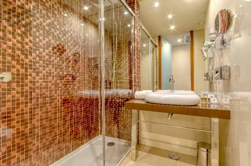 Suite Queen Bed, Miramar Al Aqah Beach Resort