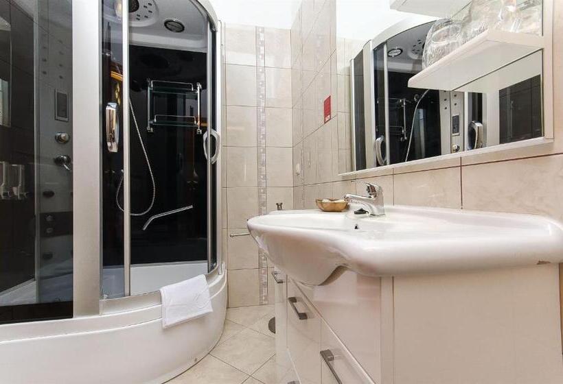 חדר דלוקס, Palace Derossi