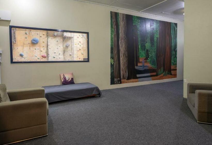 バス共有のスタンダードルーム, Rock Solid Backpackers Rotorua