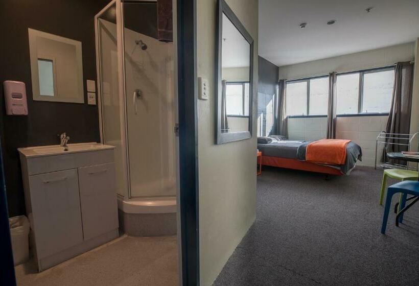 スタンダードルーム, Rock Solid Backpackers Rotorua