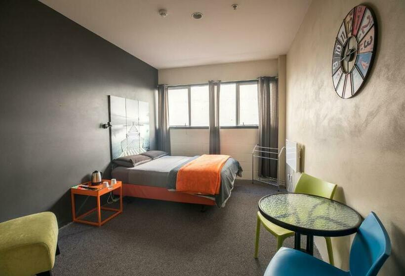 スタンダードルーム, Rock Solid Backpackers Rotorua