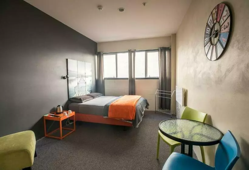 اتاق استاندارد, Rock Solid Backpackers Rotorua