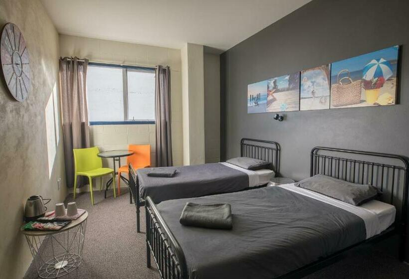 اتاق استاندارد, Rock Solid Backpackers Rotorua