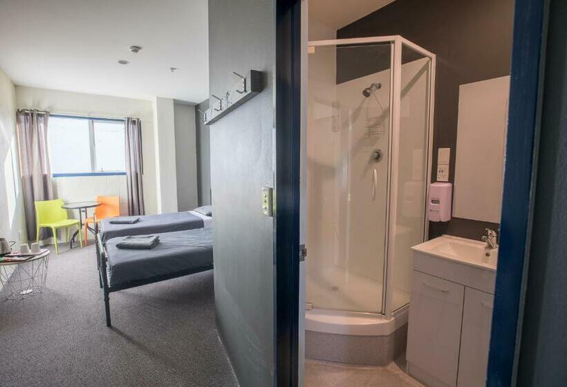 スタンダードルーム, Rock Solid Backpackers Rotorua