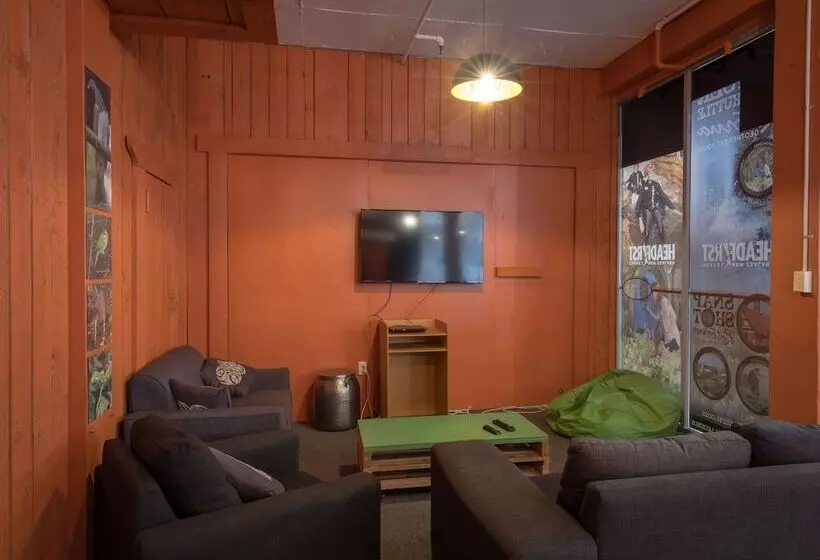 تختخواب در اتاق مشترک, Rock Solid Backpackers Rotorua