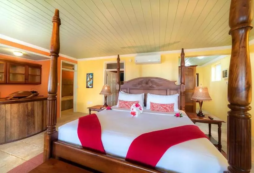 اتاق سوپریور با تخت بزرگ, Rosalie Bay Eco Resort & Spa
