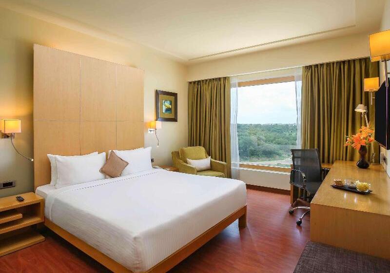 Номер Премиум, Novotel Hyderabad Airport