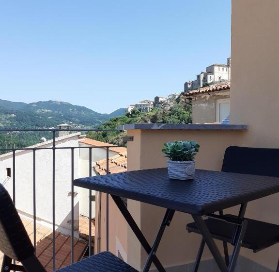 חדר דלוקס עם מרפסת, B&b Borgo Revelia