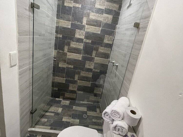 豪华房间, Medellin Central