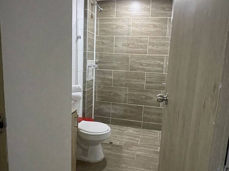 豪华房间, Medellin Central