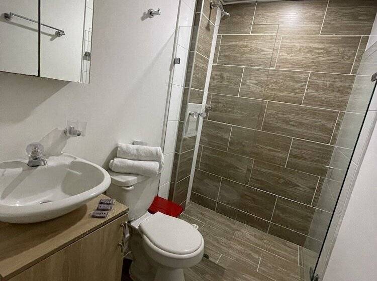 豪华房间, Medellin Central