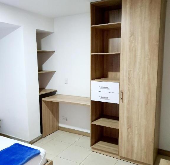 豪华房间, Medellin Central