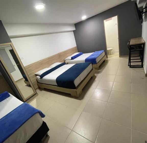 舒适三人间, Medellin Central