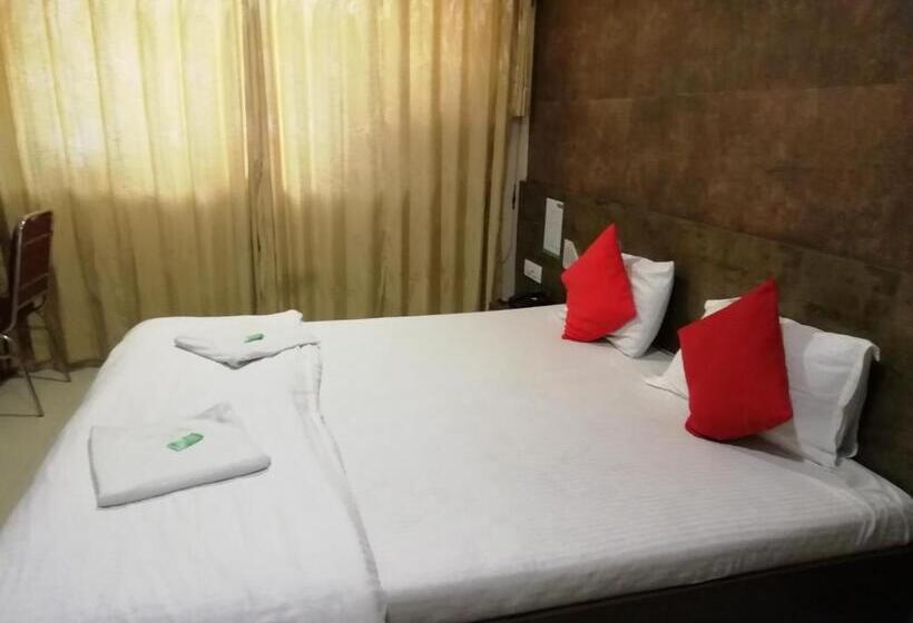 غرفة قياسية, Sharada International