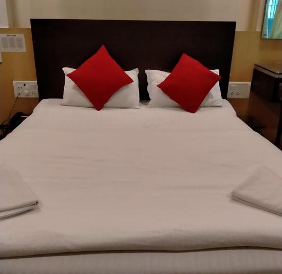 غرفة قياسية, Sharada International