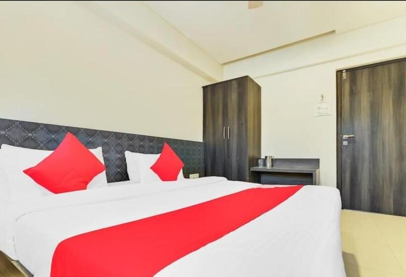 غرفة ديلوكس, Sharada International