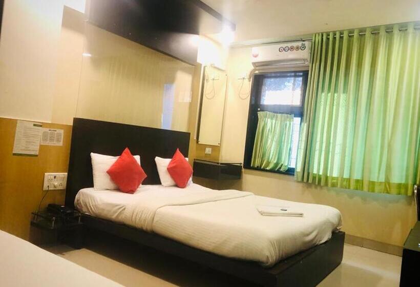 Номер Deluxe, Sharada International