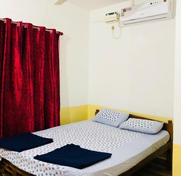 Quarto Economy, Blue Waves Guest House