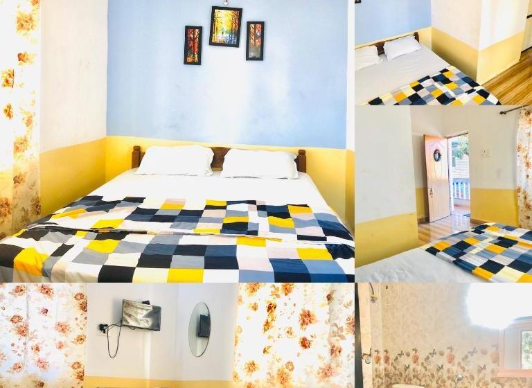 Quarto Economy, Blue Waves Guest House