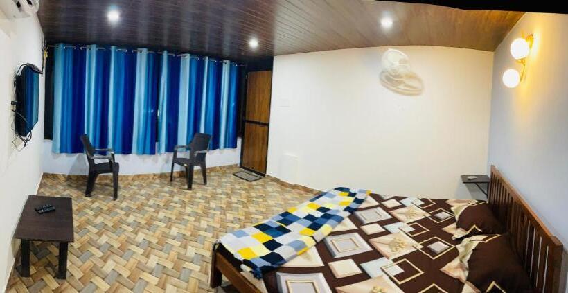 Quarto Estandar com Terraço, Blue Waves Guest House
