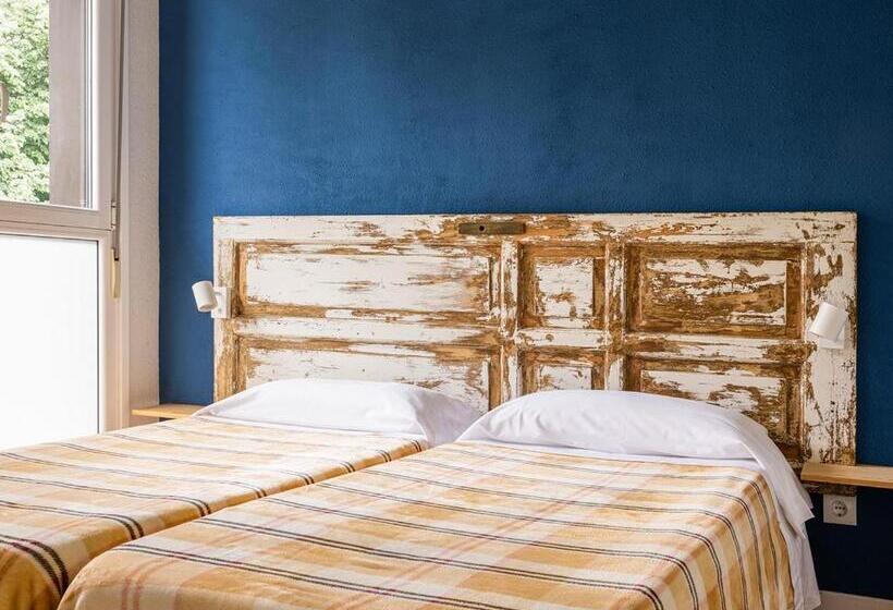 اتاق استاندارد با سرویس بهداشتی مشترک, Zarautz Hostel