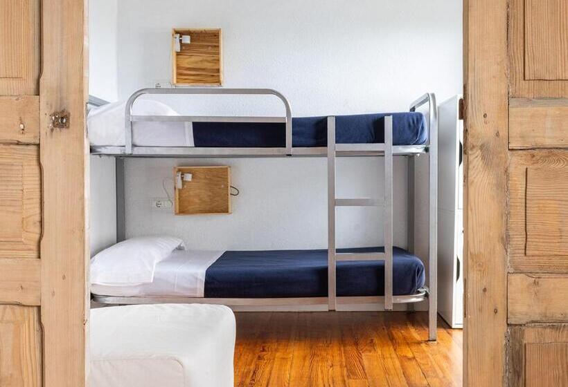 تختخواب در اتاق مشترک, Zarautz Hostel